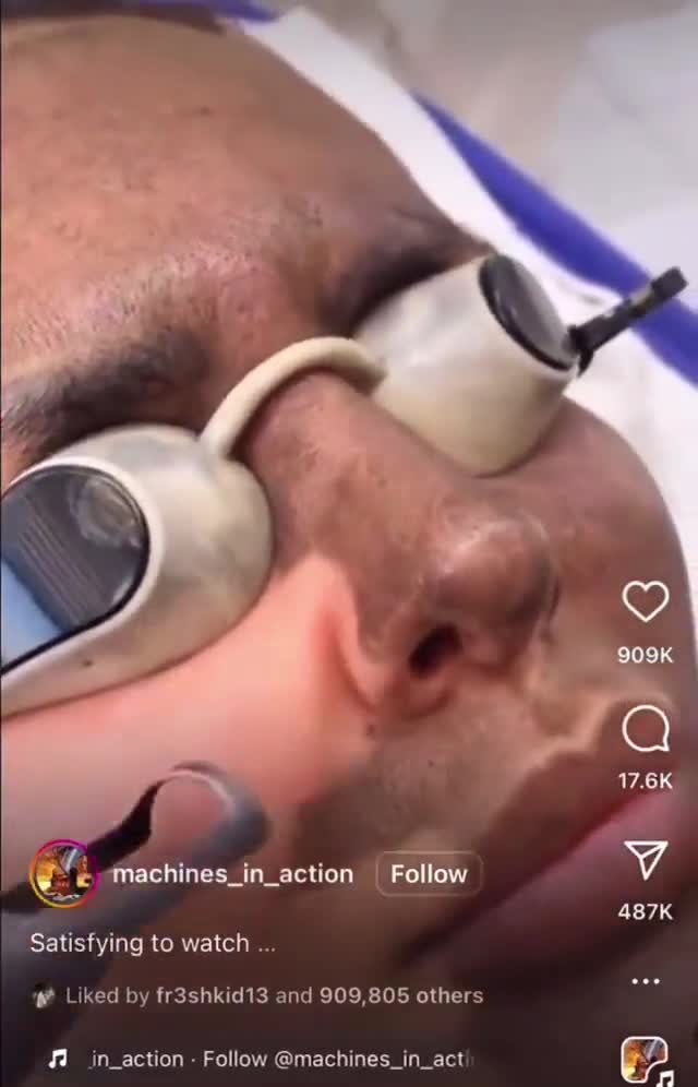 Rotatingleftfootedcolloquial_a67922_11999455.mp4